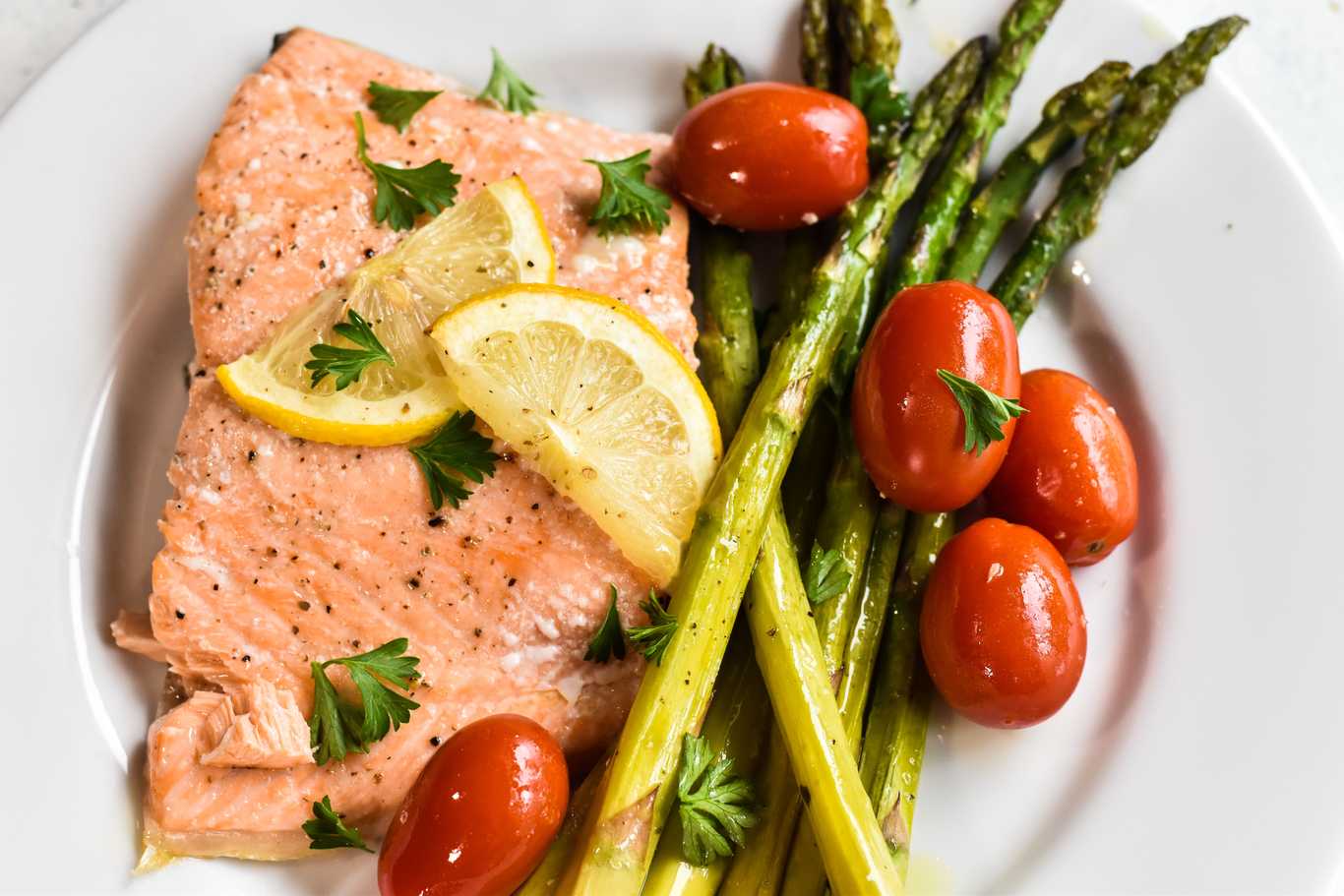 Baked Salmon and Veggie Foil Packets